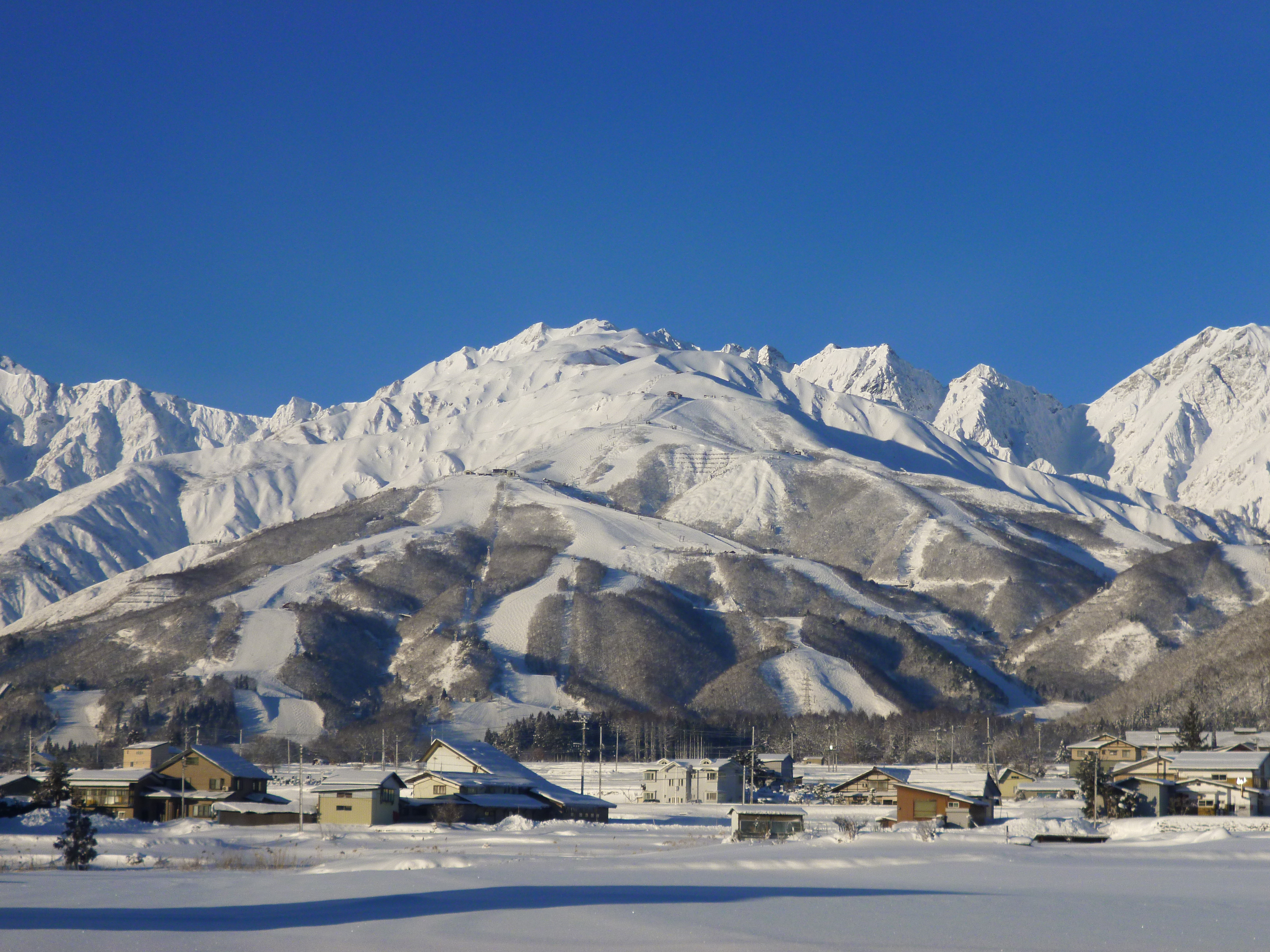 http://www.bluebox-mp.com/blog/Hakuba_Happo-one_Winter_Resort.jpg